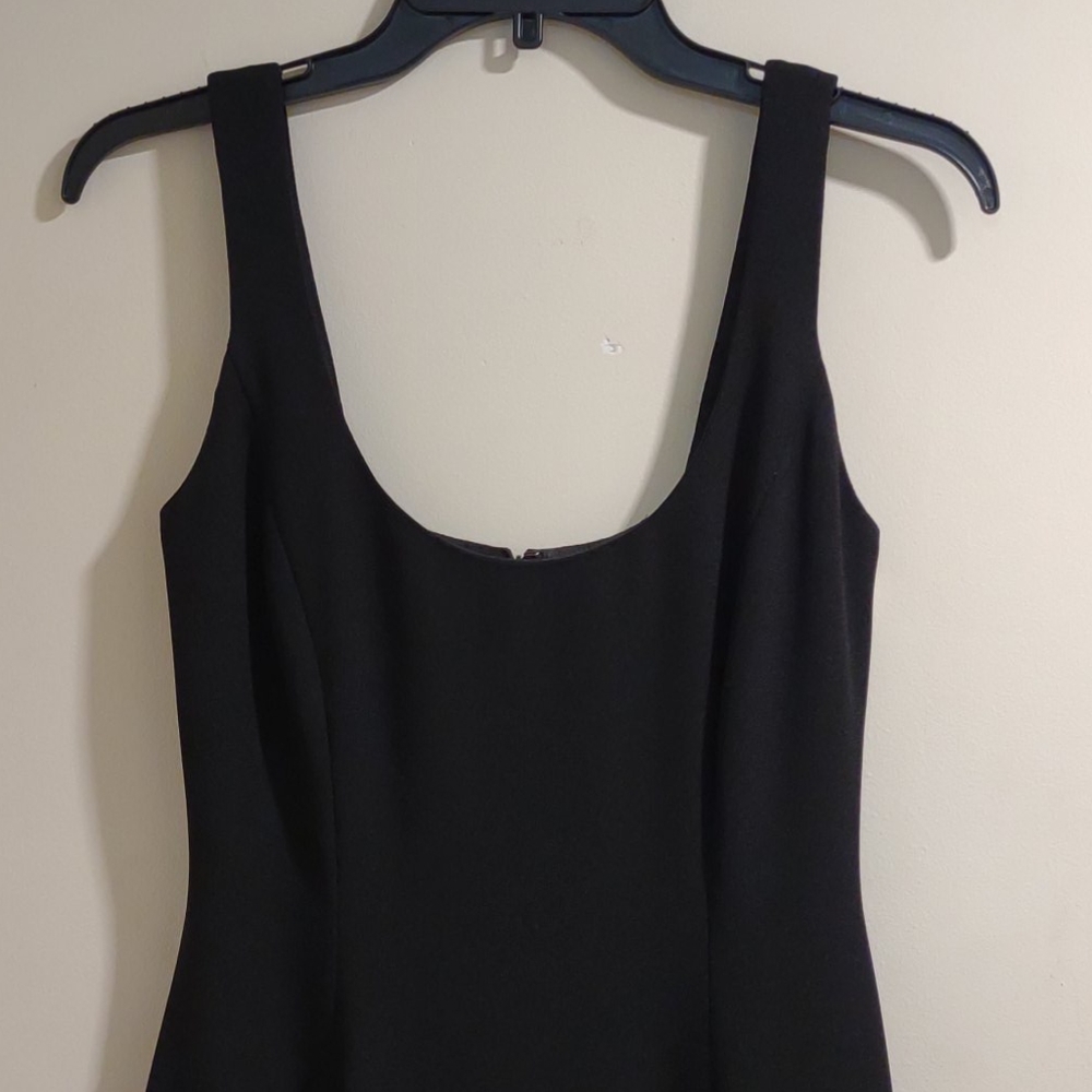 Nicole Miller NYC Elegant Silhouette Evening Gown